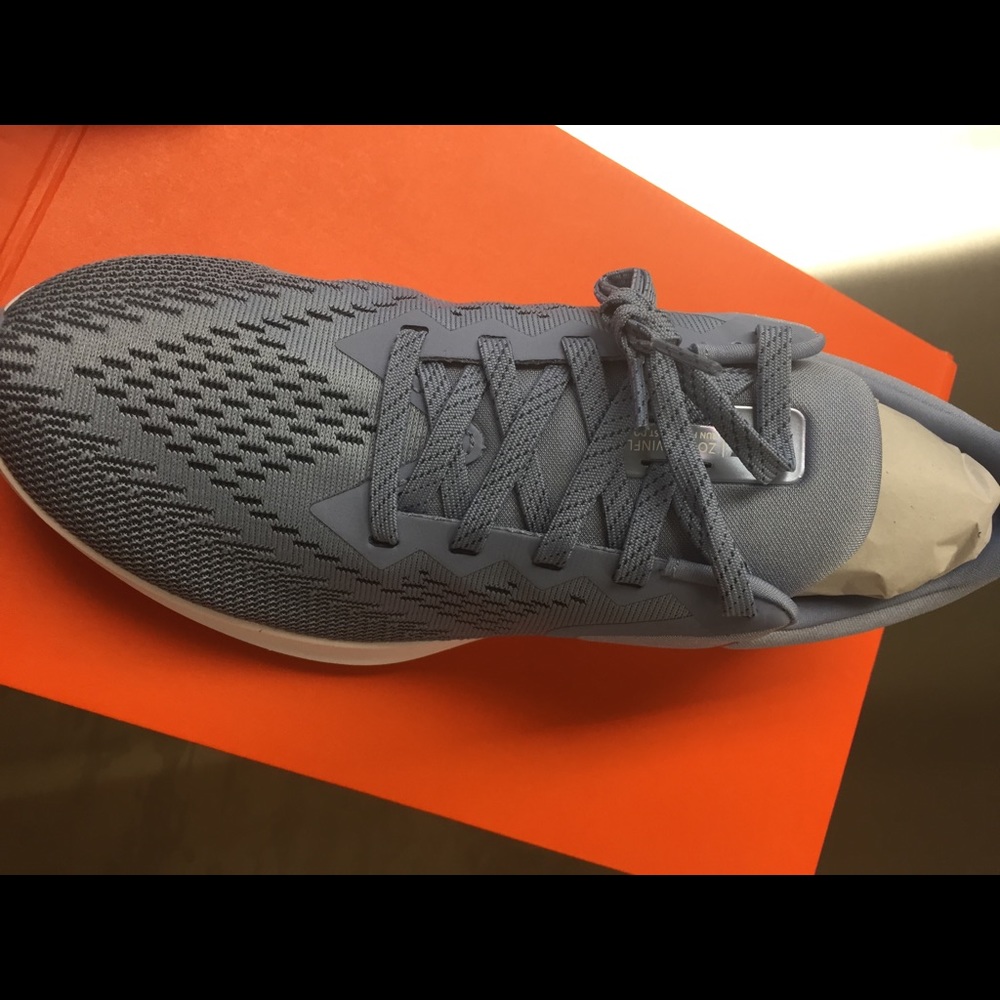 Women’s Nike zoom winflo